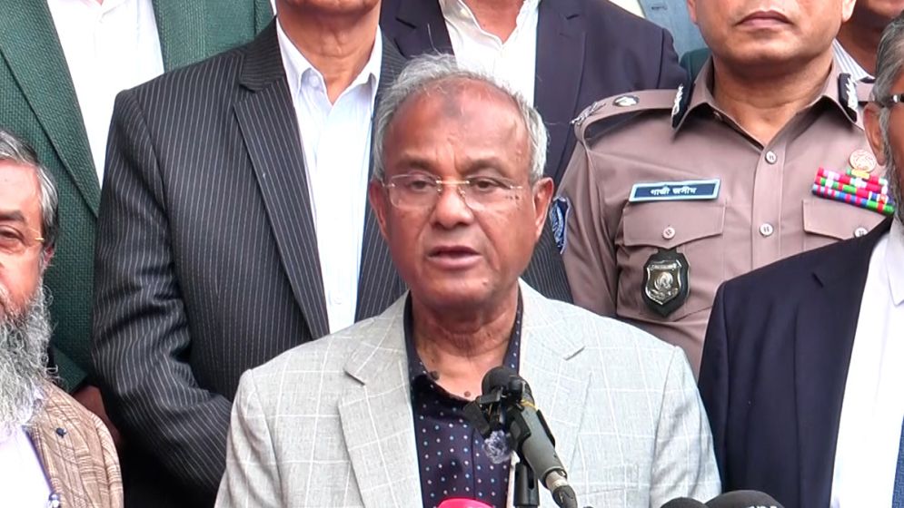 মামলা না থাকলেও 'আওয়ামী সন্ত্রাসীদের' গ্রেফতারের নির্দেশ স্বরাষ্ট্র উপদেষ্টার
