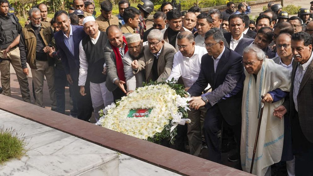 তারেক রহমানকে কটূক্তি করা শিক্ষকের জামিনে মুক্তি