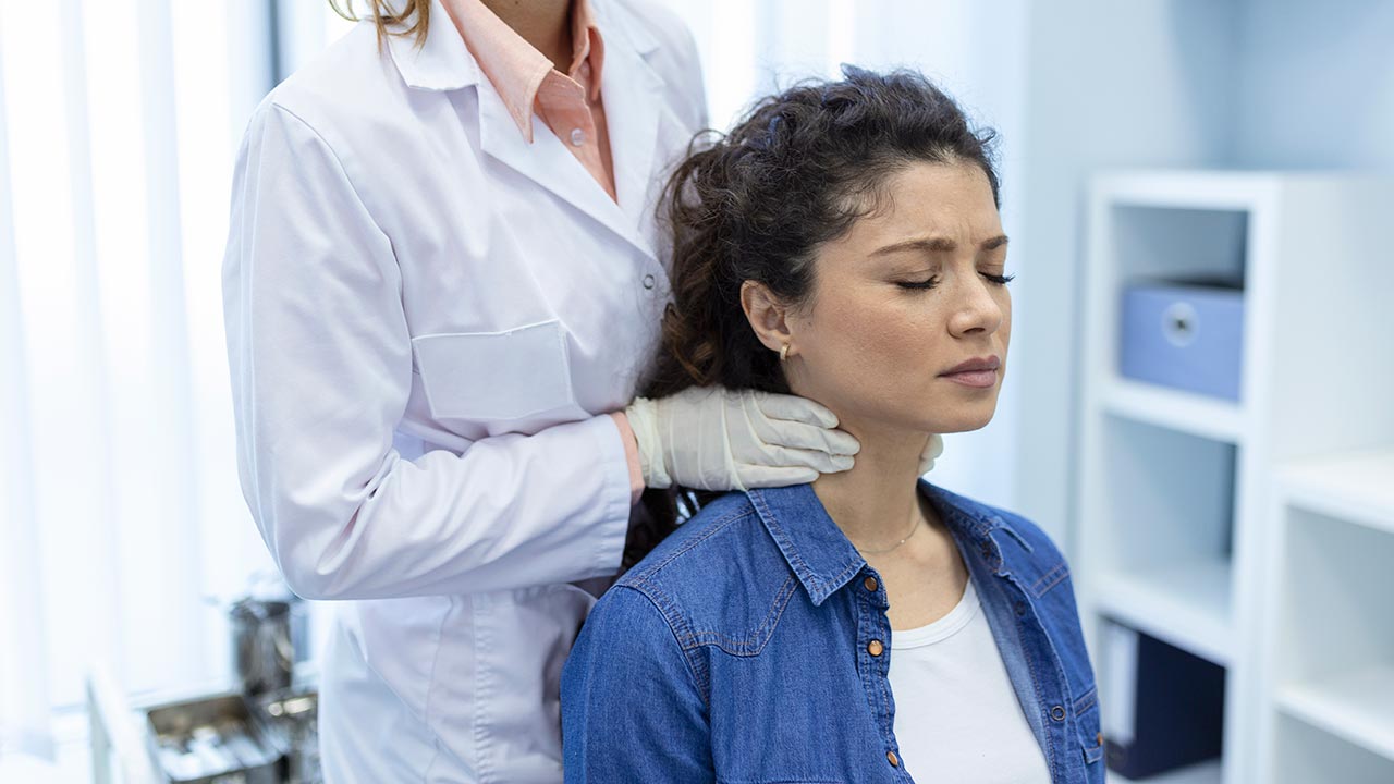 থাইরয়েড নিয়ন্ত্রণে যে খাবারগুলো খাবেন