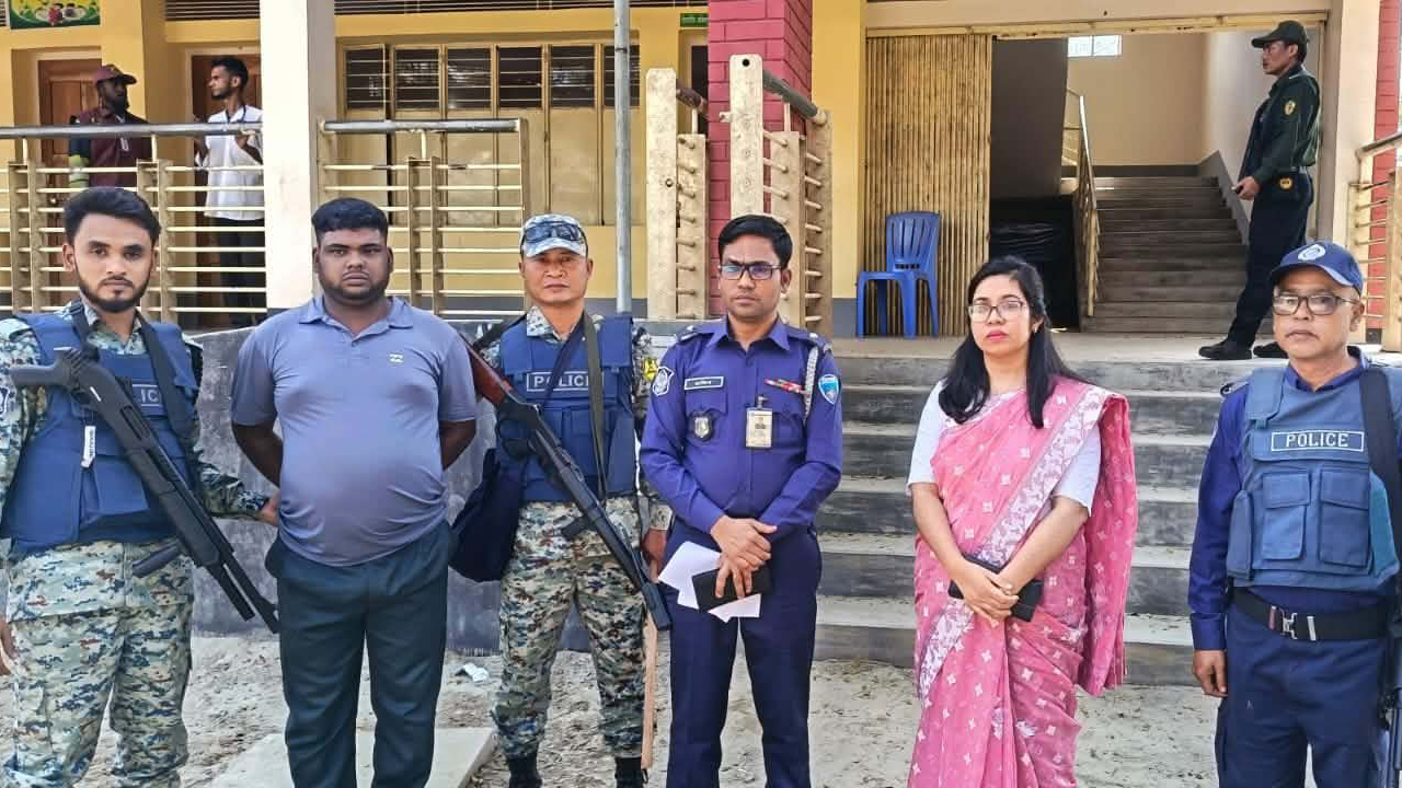 জাল ভোট দিতে এসে যুবক আটক