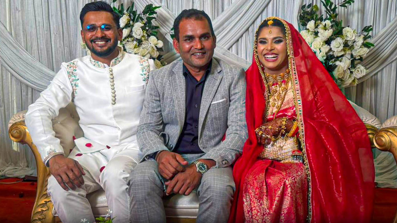 বিয়ে করলেন নারী দলের তারকা ক্রিকেটার