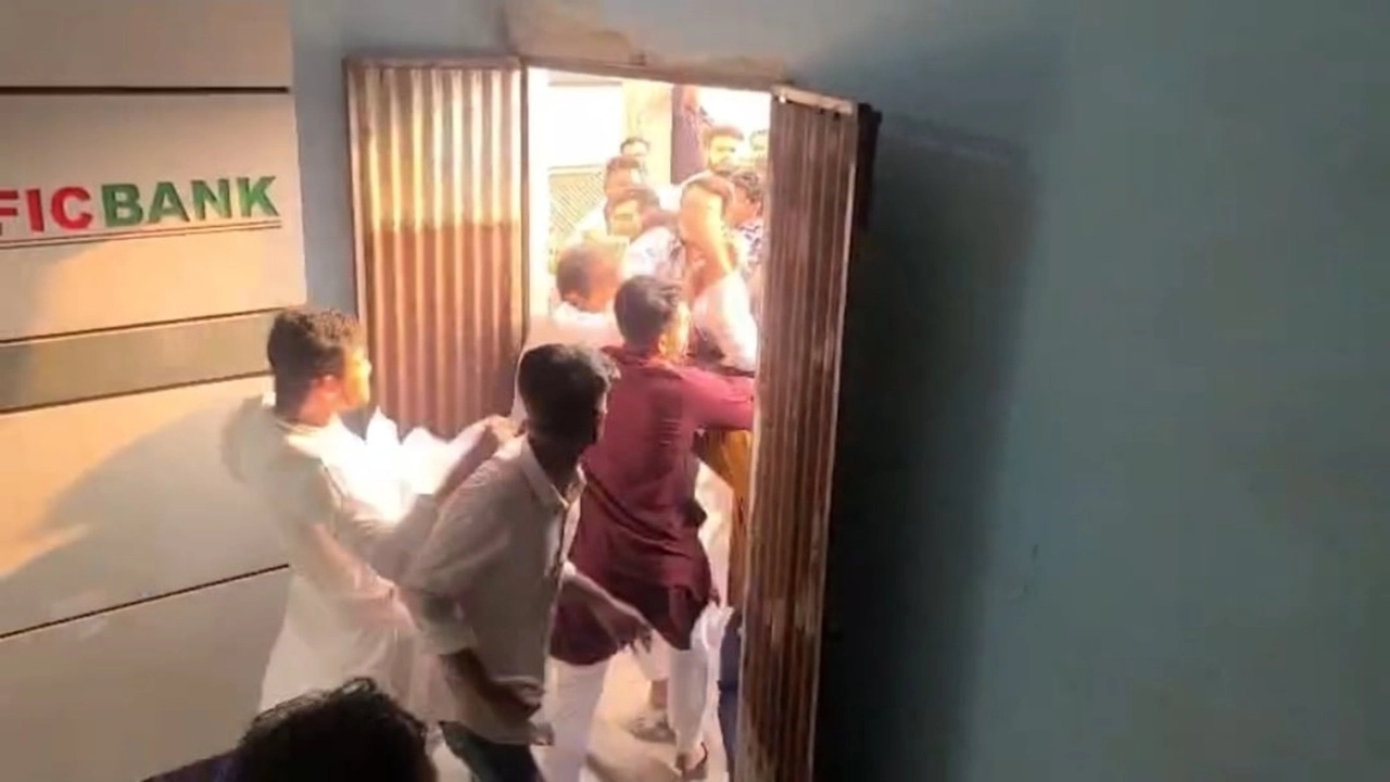 এনসিপির নতুন কার্যালয় উদ্বোধনে সংঘর্ষ, আহত ১০